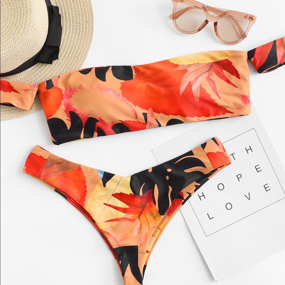 Off the Shoulder Bandeau Bikini